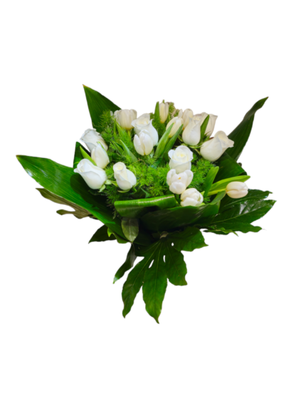 Bouquet di tulipani bianchi e rose bianche