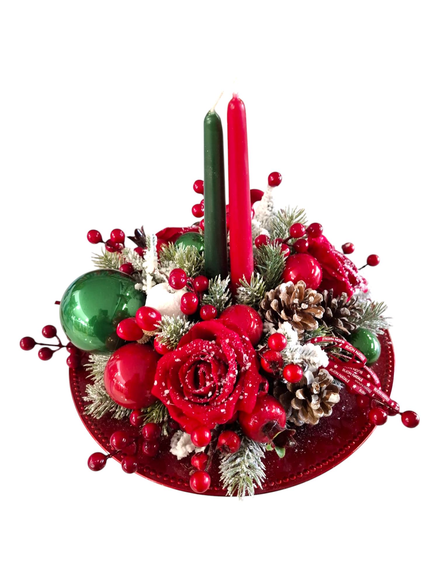 centrotavola natalizio rosso e verde con rose e pigne